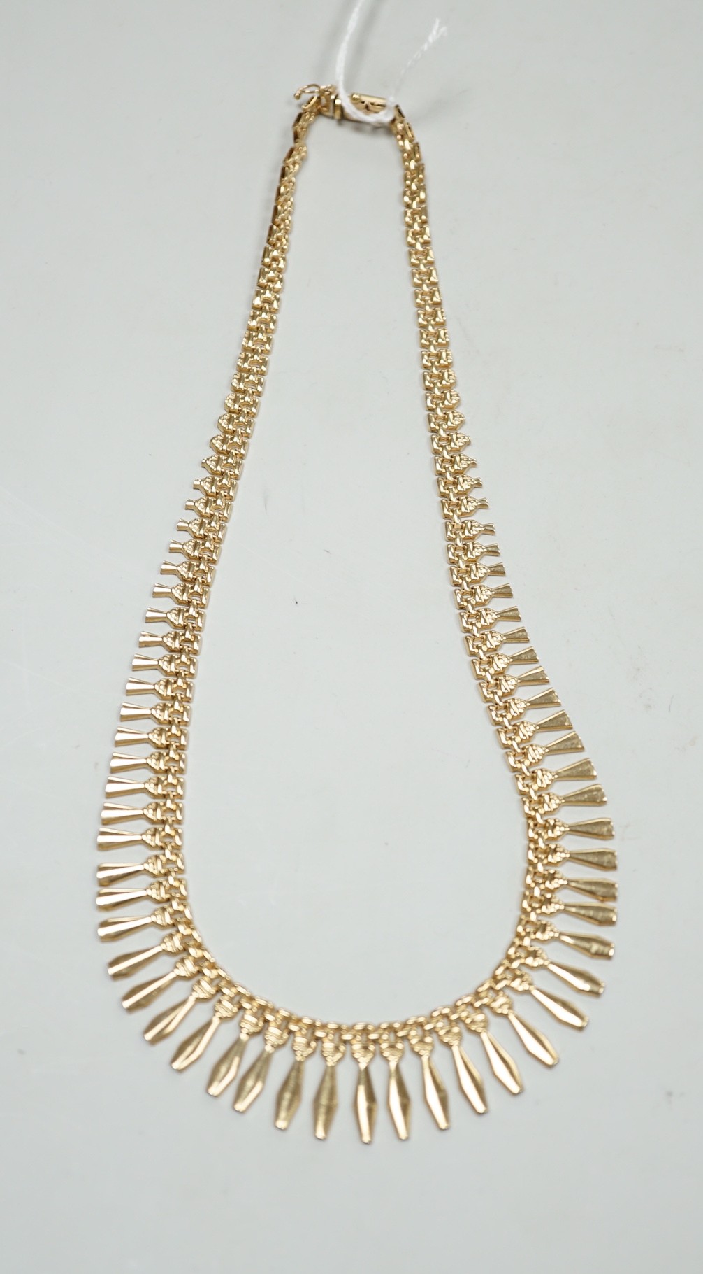 A modern Italian 9ct gold fringe necklace, 40cm, 17.8 grams.